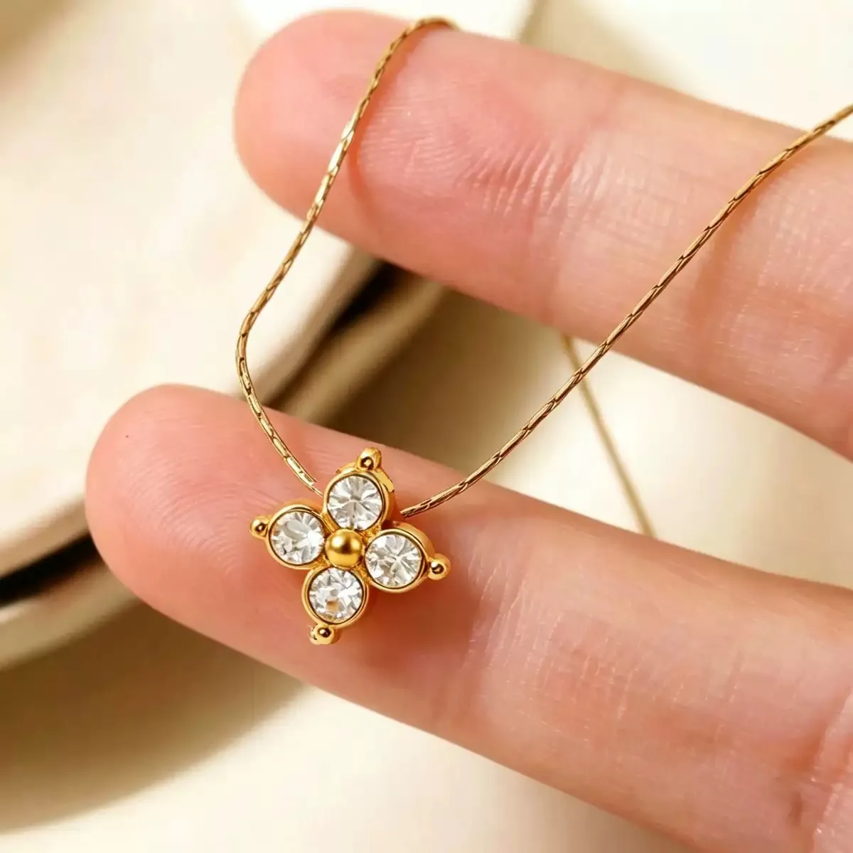 Stainless Steel 4 leaf clover neckpiece