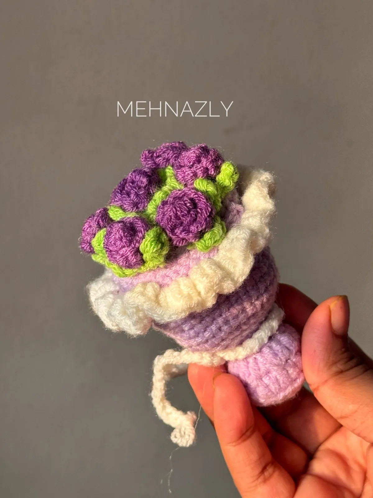Crochet flower bouquet ring holder