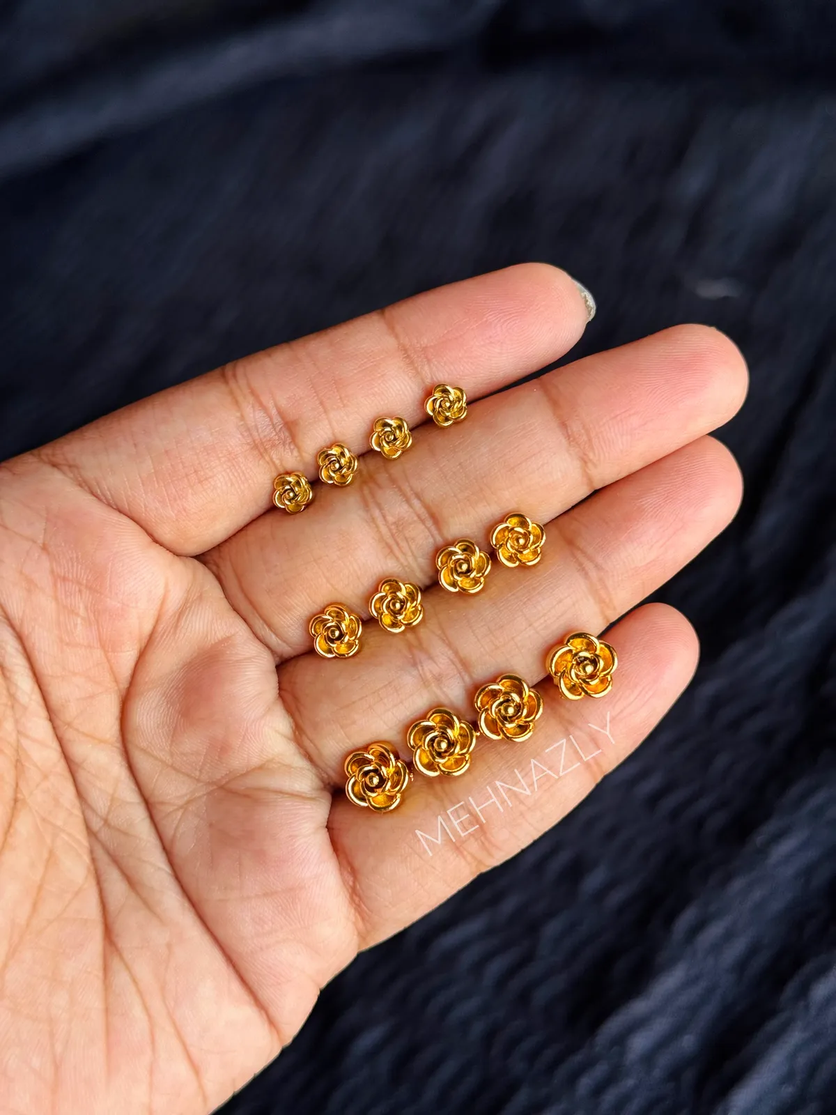 Stainless steel Camelia screw system eartop